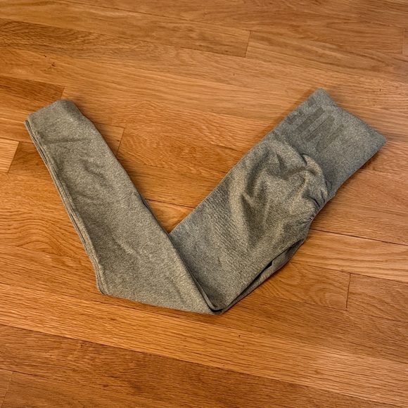 Gray Ribbed Tights - Picture 4 of 5